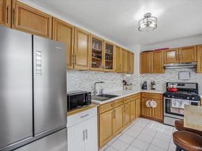 94-26 210th Street, Queens Village NY 11428