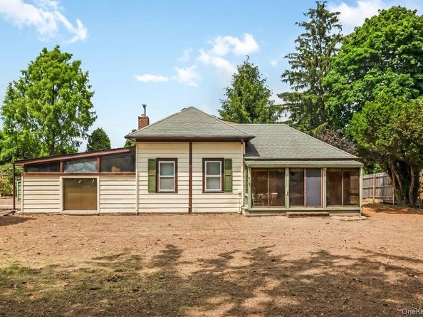 845 Karshick Street, Bohemia NY 11716