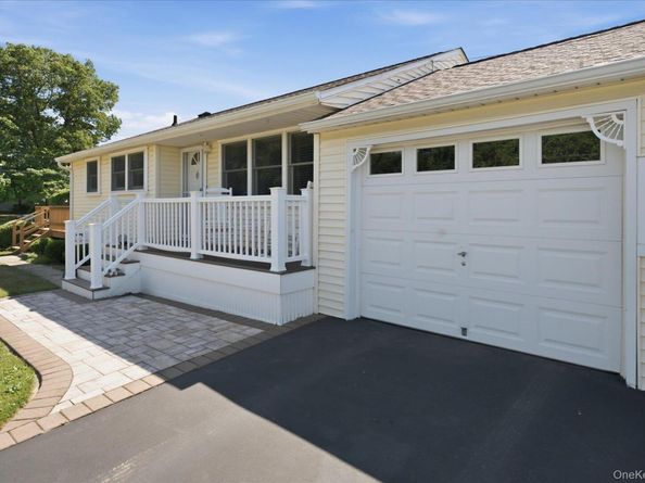 154 8th Avenue, Kings Park NY 11754