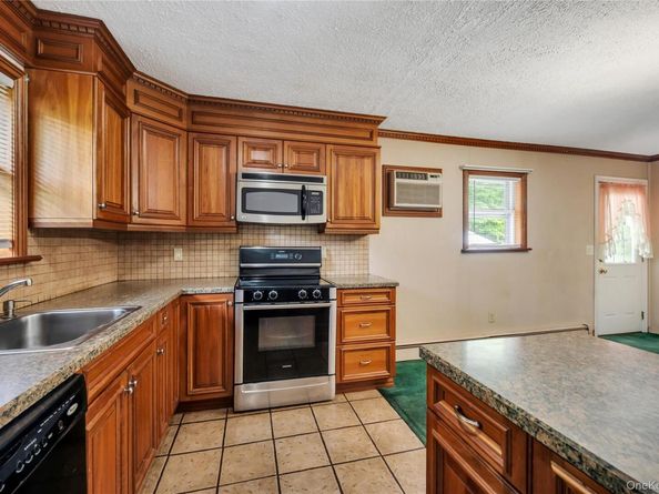 88 Pinewood Drive, Shirley NY 11967