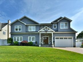 28 Red Oak Place, Massapequa NY 11758