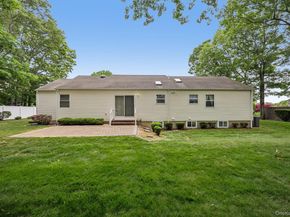 42 Apex Drive, Coram NY 11727