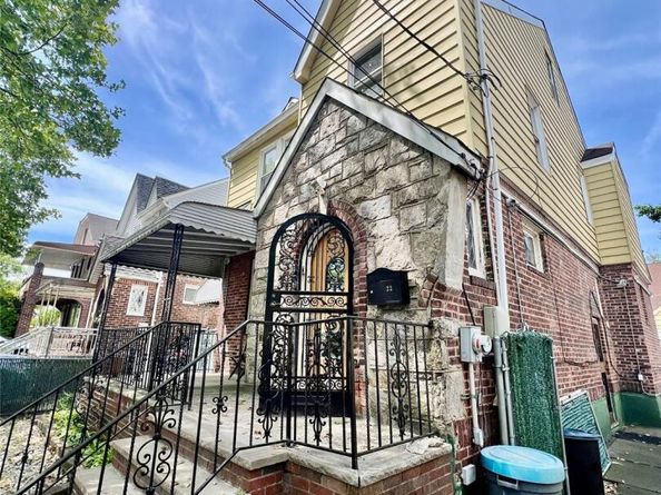 10022 Francis Lewis Boulevard, Queens Village NY 11429