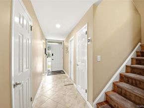 11 Rockhagen Road, Thornwood NY 10594