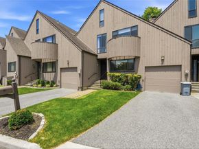 11 Rockhagen Road, Thornwood NY 10594