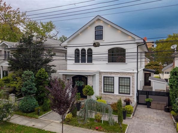 162-07 12th Road, Beechhurst NY 11357