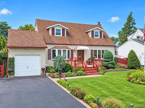 150 W 19th Street, Deer Park NY 11729