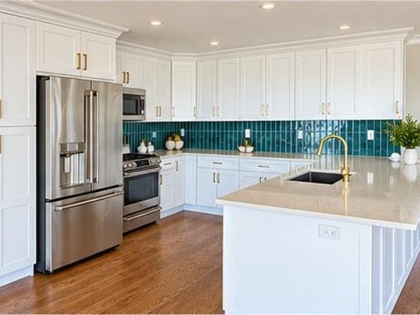 71 E Shore Drive, Babylon NY 11702