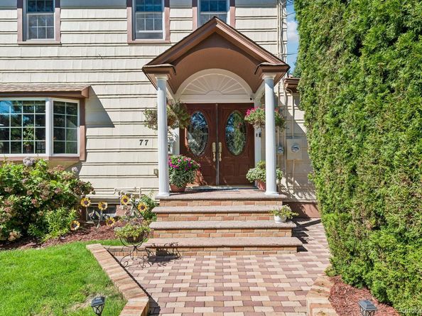77 Jefferson Avenue, Roslyn Heights NY 11577