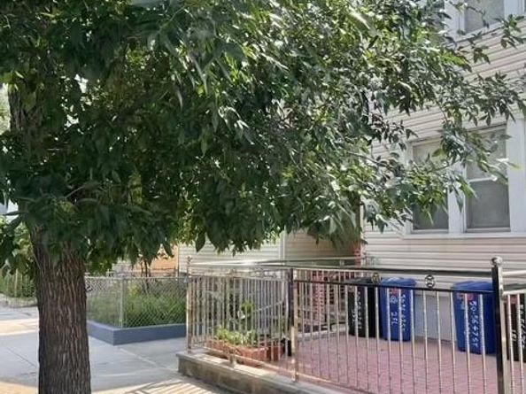 5056 47 St, Woodside NY 11377