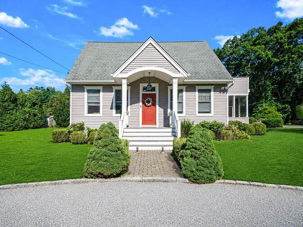 16 Foster Crossing, East Quogue NY 11942