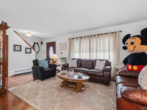 210 N 5th Street, Bethpage NY 11714