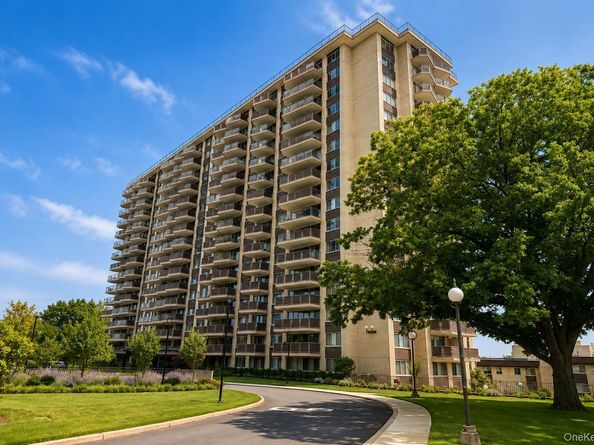 18-15 215th Street 2L, Bayside NY 11360