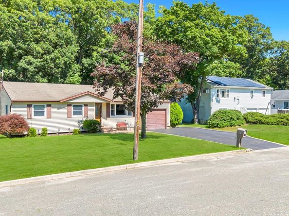 25 Walter Drive, Nesconset NY 11767