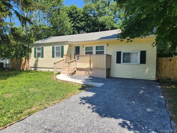 47 Pace Avenue, Bellport NY 11713