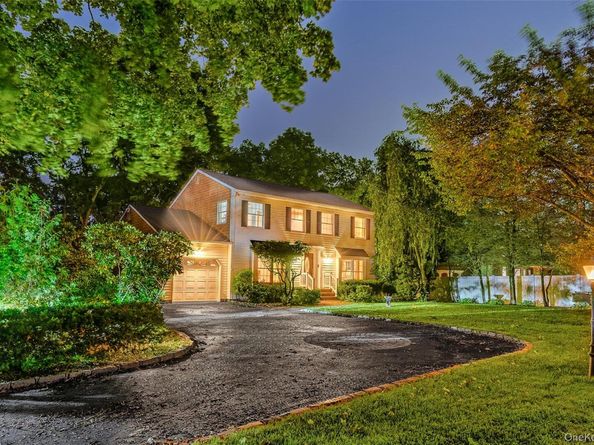 21 Nottingham Court N, Nesconset NY 11767