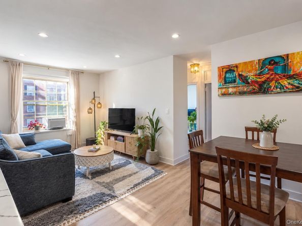 56-07 31st Avenue 4D, Woodside NY 11377