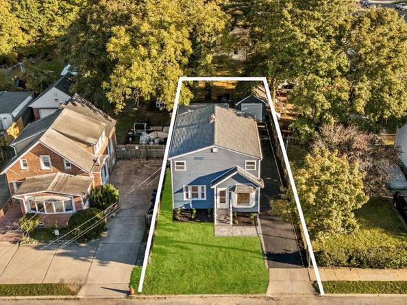 8 Maple Street, Freeport NY 11520