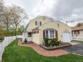 2080 Seamans Neck Road, Seaford NY 11783