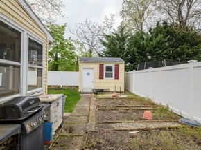 2080 Seamans Neck Road, Seaford NY 11783