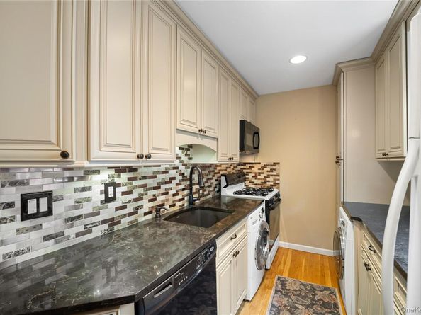 58-48 246th Crescent Upper, Douglaston NY 11362