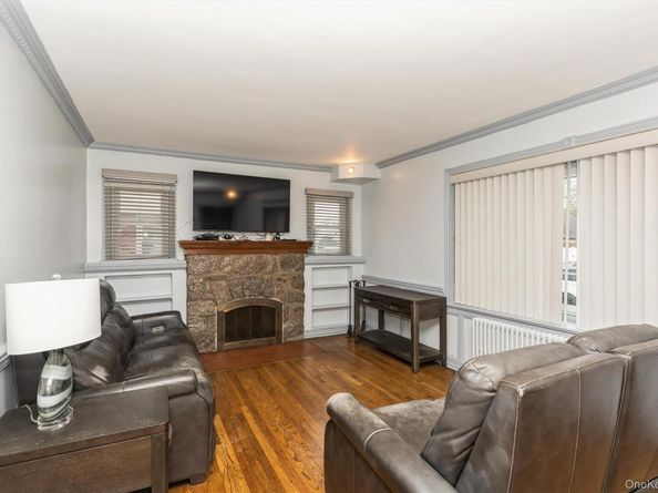 6 Jasper Street, Valley Stream NY 11580