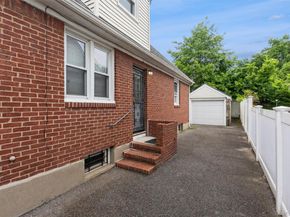 6 Jasper Street, Valley Stream NY 11580