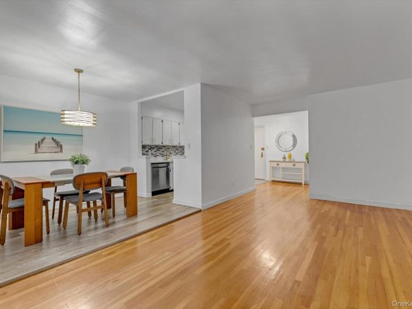 43-25 Douglaston Parkway 2G, Douglaston NY 11363