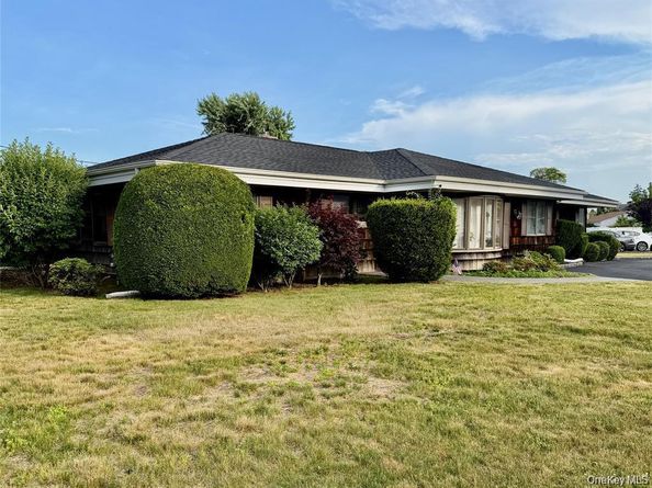 89 Bruce Avenue, Hicksville NY 11801
