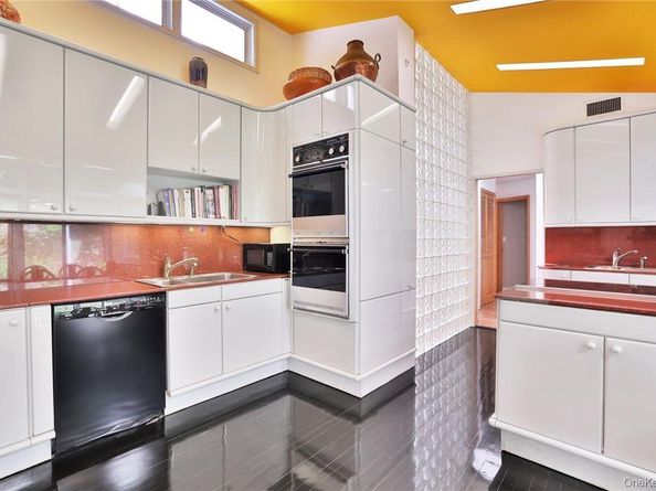 5 Deerfield Lane, Mamaroneck NY 10543