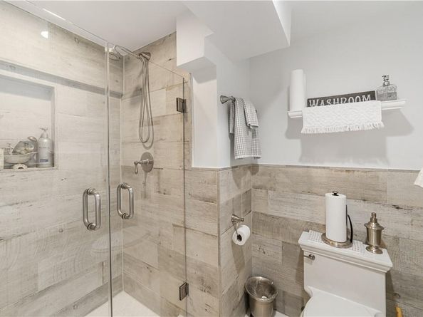 19 Halsey Place, Valhalla NY 10595