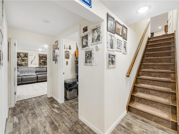 19 Halsey Place, Valhalla NY 10595