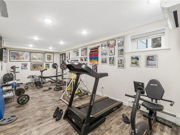 19 Halsey Place, Valhalla NY 10595