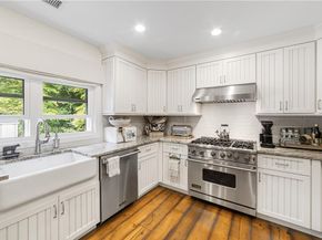 19 Halsey Place, Valhalla NY 10595