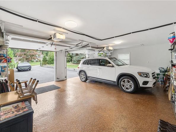 19 Halsey Place, Valhalla NY 10595