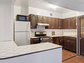 306 E 105 Street 4B, New York (Manhattan) NY 10029