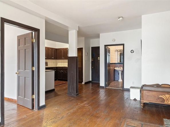 306 E 105 Street 4B, New York (Manhattan) NY 10029