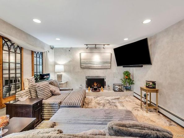 9 Kimberly Avenue Avenue, Farmingville NY 11738