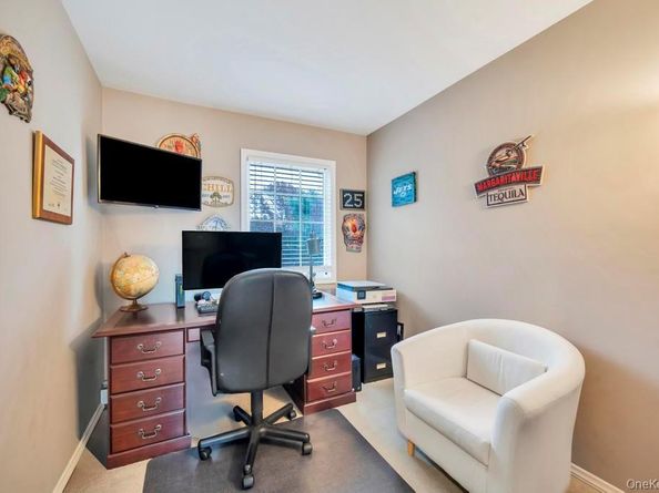 9 Kimberly Avenue Avenue, Farmingville NY 11738