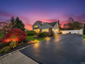 9 Kimberly Avenue Avenue, Farmingville NY 11738