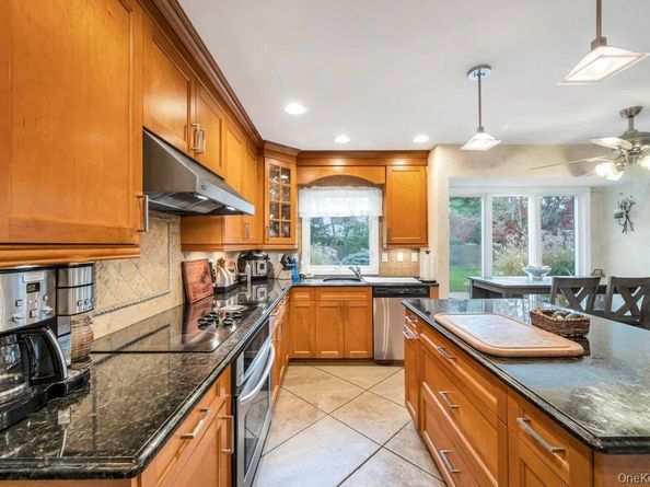 9 Kimberly Avenue Avenue, Farmingville NY 11738