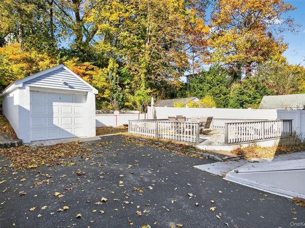 62 McCouns Lane, Oyster Bay NY 11771