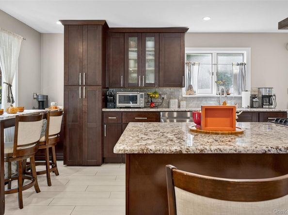 62 McCouns Lane, Oyster Bay NY 11771