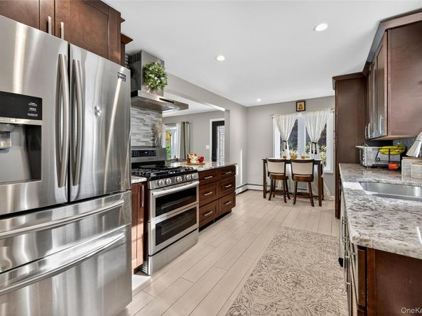 62 McCouns Lane, Oyster Bay NY 11771