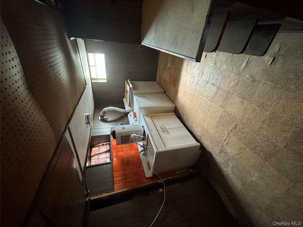 24302 Superior, Floral Park NY 11001