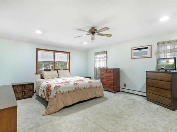 19 Hawthorne Street, Mastic NY 11950