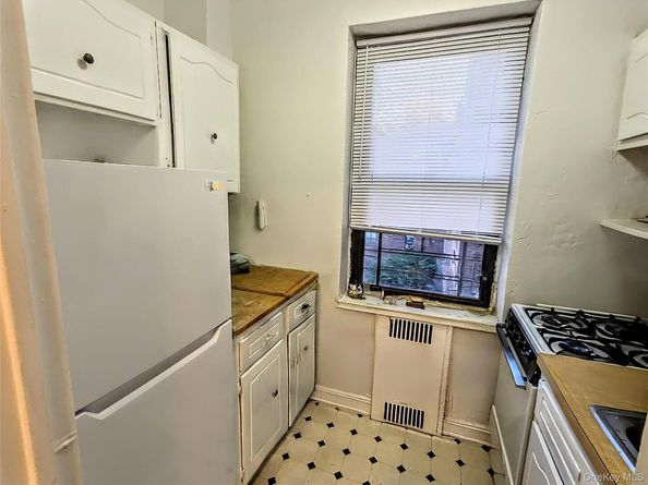 98-76 Queens boulevard 5 N, Rego Park NY 11374