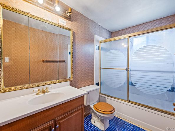 1401 Race Avenue, Medford NY 11763