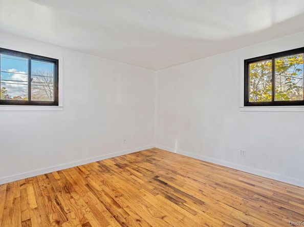 1401 Race Avenue, Medford NY 11763