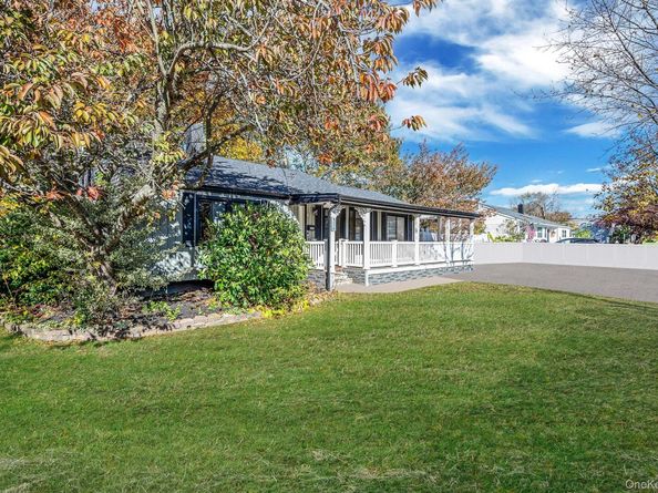 1401 Race Avenue, Medford NY 11763